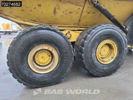 Knickgelenkte Muldenkipper/Dumper 2012 Caterpillar 740 B (21)