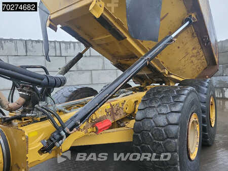Knickgelenkte Muldenkipper/Dumper 2012 Caterpillar 740 B (6)