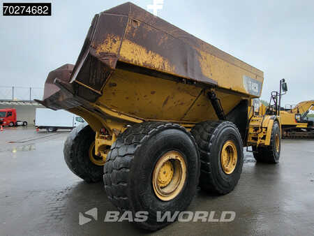 Knickgelenkte Muldenkipper/Dumper 2012 Caterpillar 740 B (9)