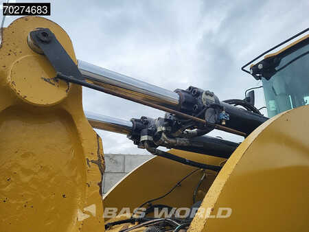 Ładowarki kołowe 2015 Caterpillar 982 M (15)