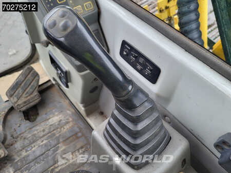 Excavadoras de cadenas 2008 Hyundai ROBEX 180 LC-7 (32)
