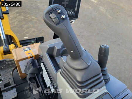 mini escavadeira 2023 Caterpillar 301.5 FACTORY WARRANTY (23)
