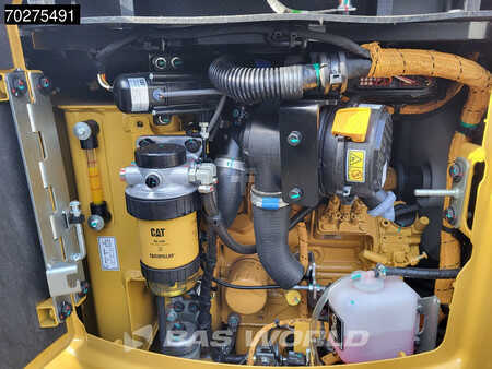 mini escavadeira 2023 Caterpillar 301.5 FACTORY WARRANTY (17)