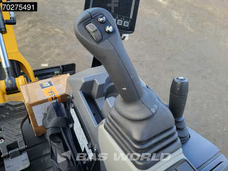mini escavadeira 2023 Caterpillar 301.5 FACTORY WARRANTY (23)