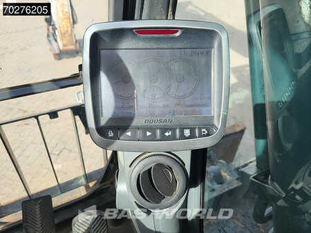 Mobilní bagry 2018 Doosan DX170 W-5 BLADE + OUTRIGGERS (34)