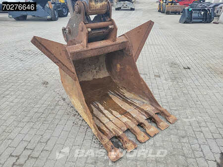 Korečková rýpadla 2013 Volvo EC220 D L (15)