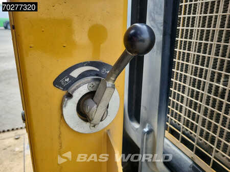 Compactador monocilíndrico 2019 Caterpillar CB1.7 (16)