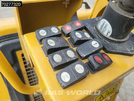 Compactador monocilíndrico 2019 Caterpillar CB1.7 (17)