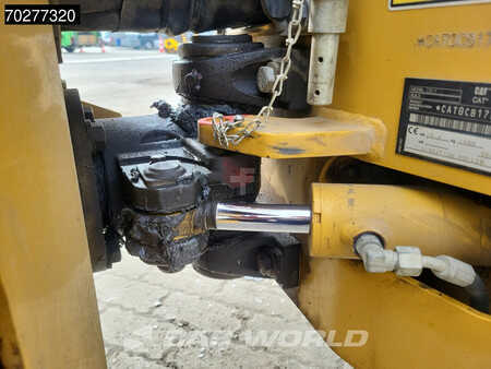 Compactador monocilíndrico 2019 Caterpillar CB1.7 (8)