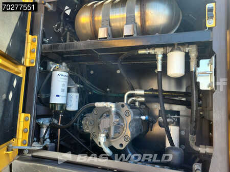 Rupsgraafmachines 2019 Volvo EC300 E L NOVATRON GPS (29)