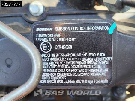 Escavadora de rastos 2022 Doosan DX140 LC-7 3 BUCKETS (30)