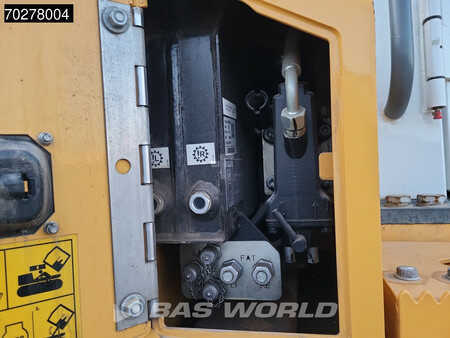 Telaketjupuskutraktorit 2022 Liebherr PR726 LGP RIPPER VALVE (15)