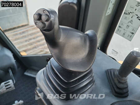 Telaketjupuskutraktorit 2022 Liebherr PR726 LGP RIPPER VALVE (29)