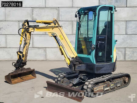 Mini excavators 2015 Yanmar VIO25-4 (2)