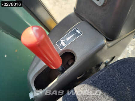Mini kotrógép 2015 Yanmar VIO25-4 (28)