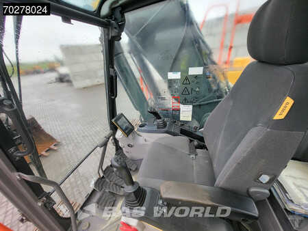 Escavatori cingolati 2019 Volvo EC200 E L (29)