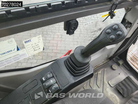 Escavatori cingolati 2019 Volvo EC200 E L (31)