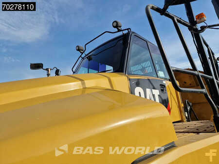 Knickgelenkte Muldenkipper/Dumper 2016 Caterpillar 735 C (12)