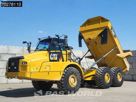 Zalomené klouby-dampry  2016 Caterpillar 735 C (2)