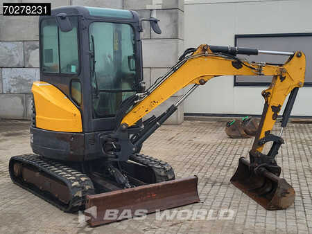 Mini kotrógép 2016 Bobcat E26 EM (11)