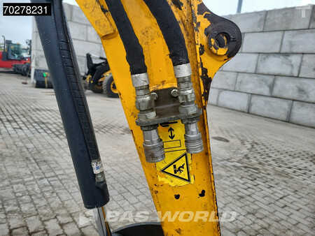 Mini kotrógép 2016 Bobcat E26 EM (13)