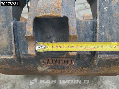 Mini kotrógép 2016 Bobcat E26 EM (21)
