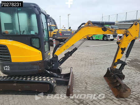 Minigrävare 2016 Bobcat E26 EM (9)