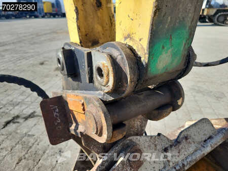 Mini kotrógép 2015 Yanmar VIO25-4 (13)