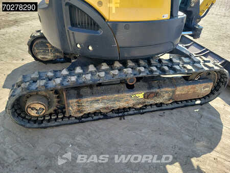 Mini kotrógép 2015 Yanmar VIO25-4 (17)