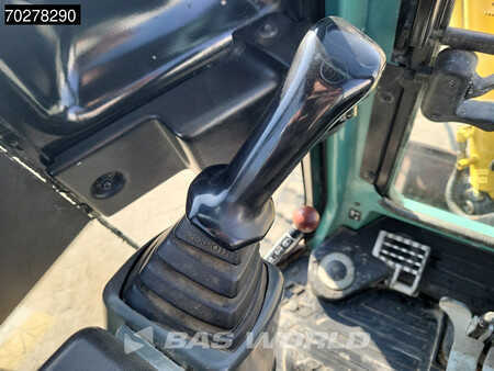Mini kotrógép 2015 Yanmar VIO25-4 (28)