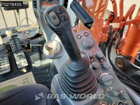 Korečková rýpadla 2017 Hitachi ZX300 LC -6 (35)