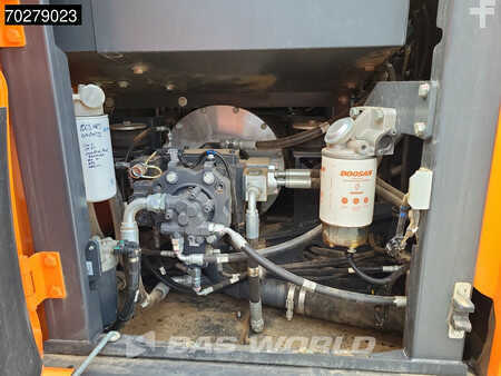 Escavadora de rastos 2021 Doosan DX140 LC-5 (39)
