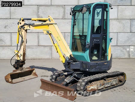 Mini excavators 2014 Yanmar VIO25-4 (2)