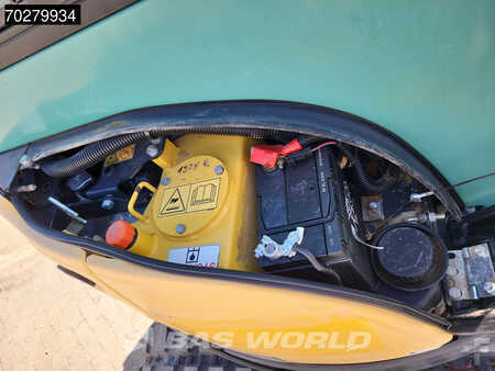 Mini kotrógép 2014 Yanmar VIO25-4 (24)
