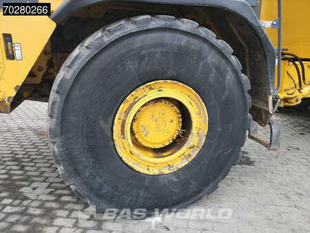 Nivelohjatut dumpperit 2016 Bell B40 D (17)
