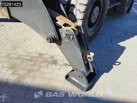 Koparki kołowe 2014 Hitachi ZX140W -5 OUTRIGGERS + BLADE (23)
