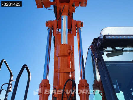 Koparki kołowe 2014 Hitachi ZX140W -5 OUTRIGGERS + BLADE (8)
