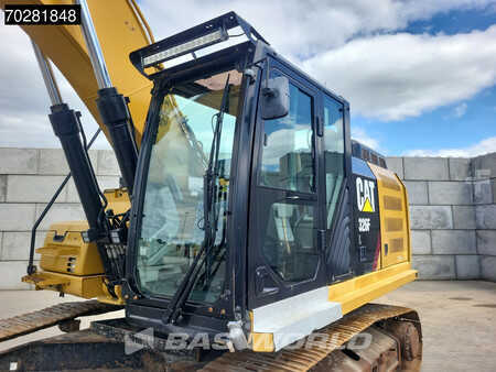 Caterpillar 326 F L