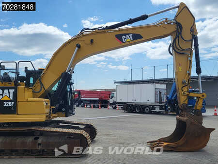 Kettenbagger 2018 Caterpillar 326 F L (7)