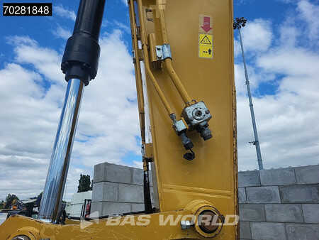 Kettenbagger 2018 Caterpillar 326 F L (9)