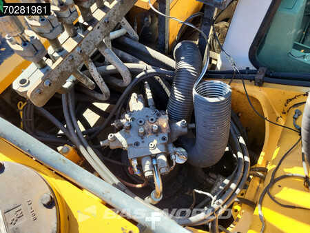 Escavatori cingolati 2004 Liebherr R914B HDSL (13)