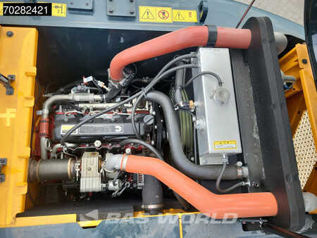 Telakaivinkoneet  2025 Hyundai HX130 N A/C (17)