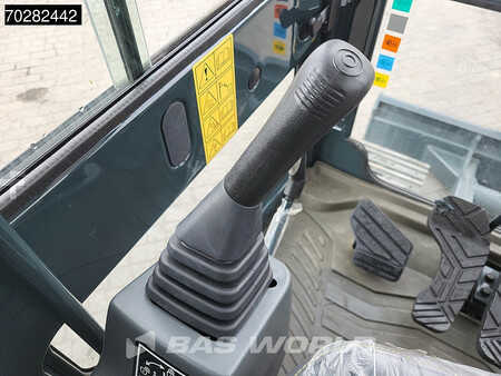 Minikaivinkoneet 2024 Hyundai HX60 PRON A/C (25)