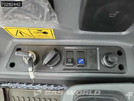 Minikaivinkoneet 2024 Hyundai HX60 PRON A/C (28)