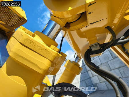 Telaketjupuskutraktorit 2015 Caterpillar D8 T CE CERTIFIED - D8T (17)