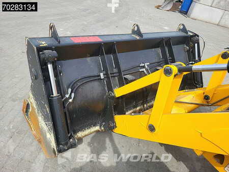 Rigid Backhoe Loader 2019 JCB 3CX (18)