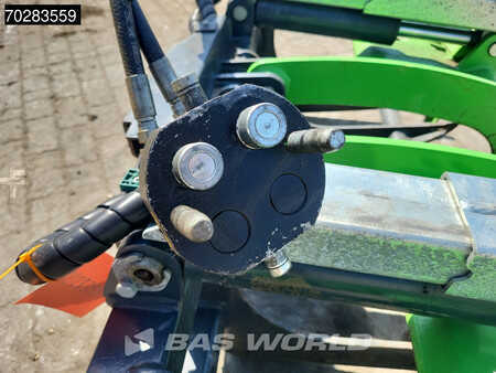 Radlader 2022 Avant M860i ATTACHMENTS INCLUDED (16)