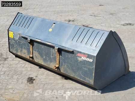 Radlader 2022 Avant M860i ATTACHMENTS INCLUDED (19)