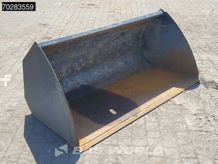 Radlader 2022 Avant M860i ATTACHMENTS INCLUDED (21)