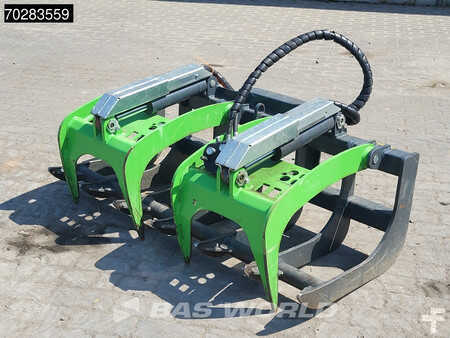Radlader 2022 Avant M860i ATTACHMENTS INCLUDED (24)
